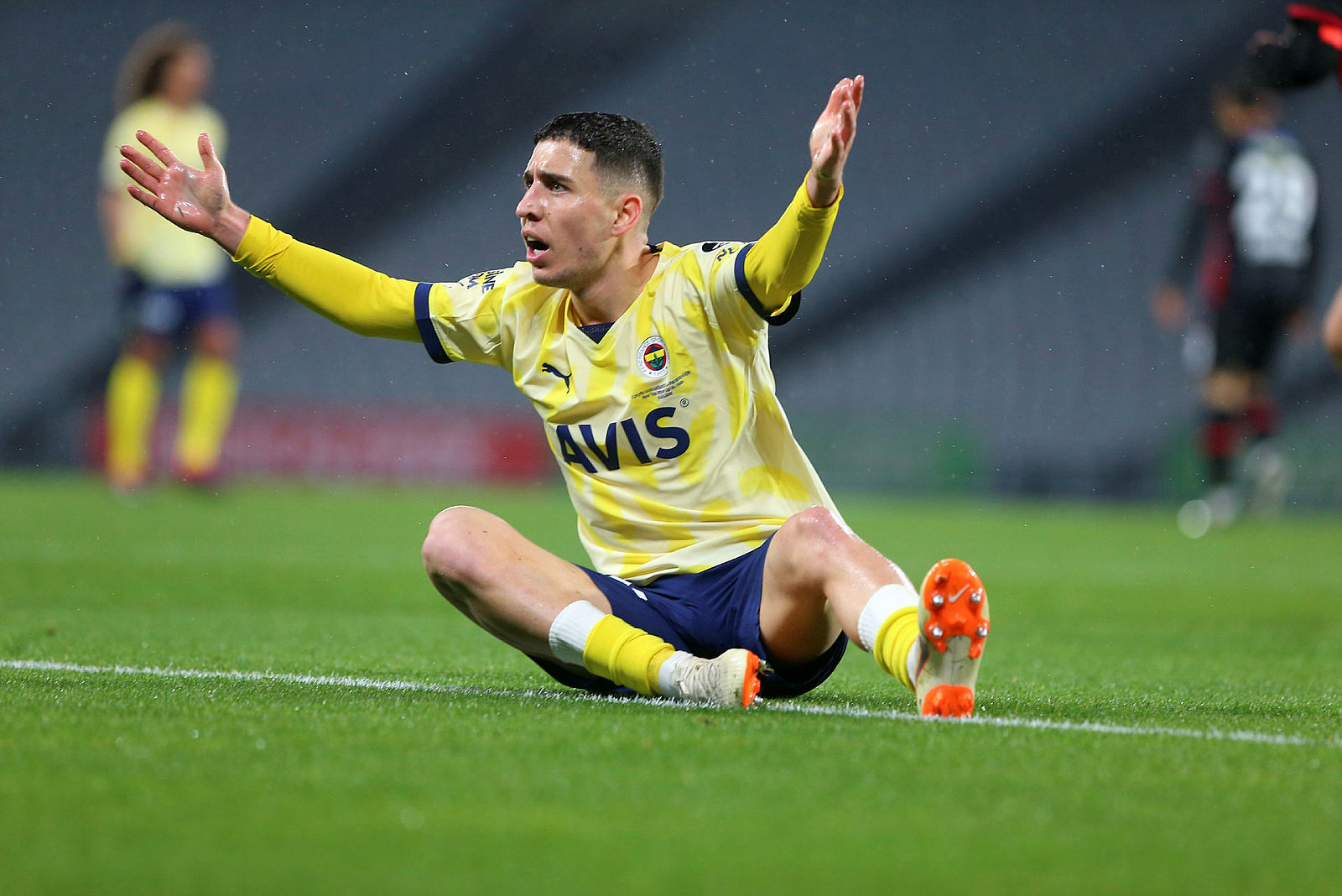Fenerbahçe’de ayrılık depremi! 11 futbolcu birden...
