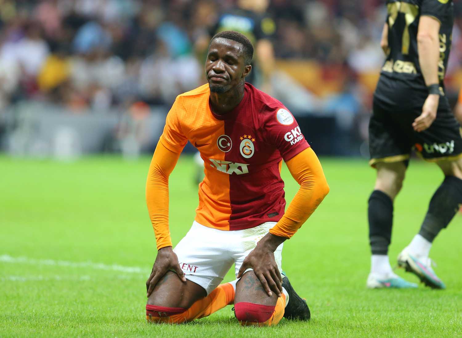 GALATASARAY HABERLERİ: Wilfried Zaha’dan tepki çeken açıklama! Taraftarları hedef aldı