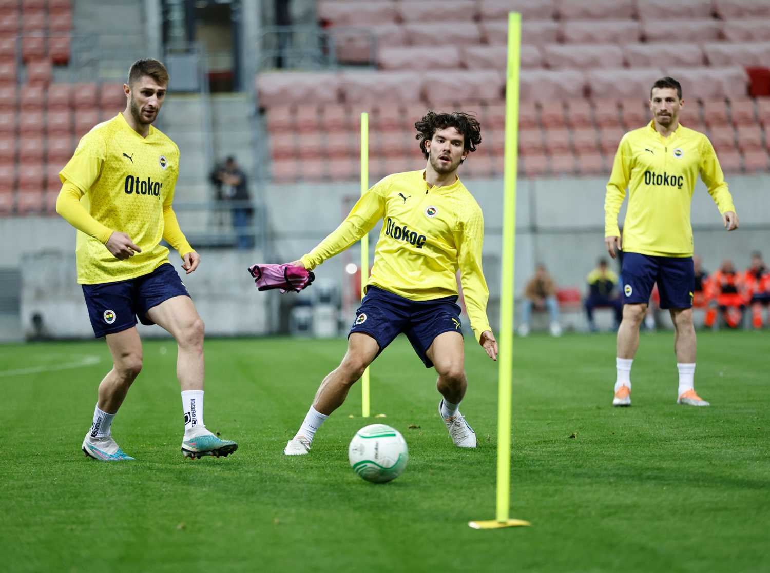 FENERBAHÇE TRANSFER HABERİ - Ferdi’nin boşluğu kapatılıyor! Mourinho’nun listesinde 2 isim var