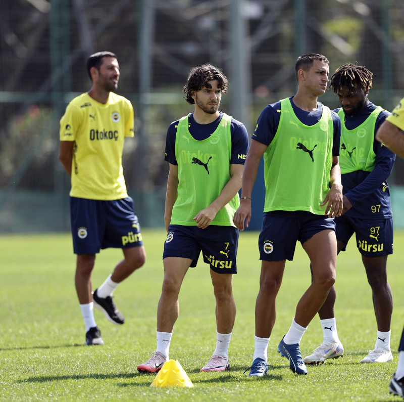 FENERBAHÇE HABERLERİ | Samet Akaydin’e Fransa’dan sürpiz talip! Görüşmelere başlanacak