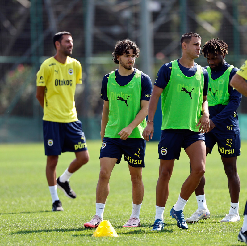 FENERBAHÇE HABERLERİ: Yıldız isimden transfer kararı! Jose Mourinho istemedi ama...