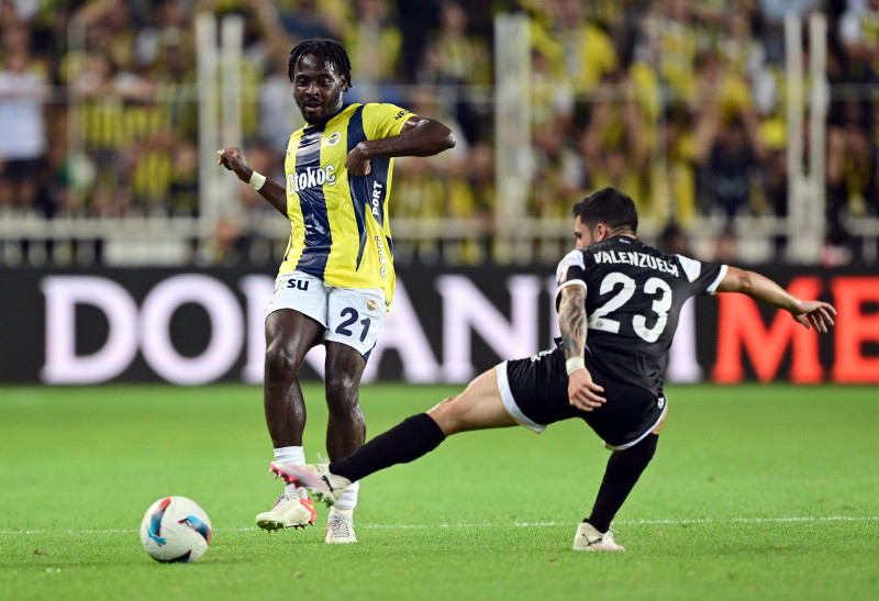 TRANSFER HABERLERİ: Fenerbahçe’de beklenmedik ayrılık! O isme sürpriz teklif