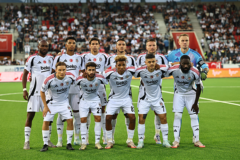 Beşiktaş’a transfer müjdesi! Van Bronckhorst’un eski öğrencisi...