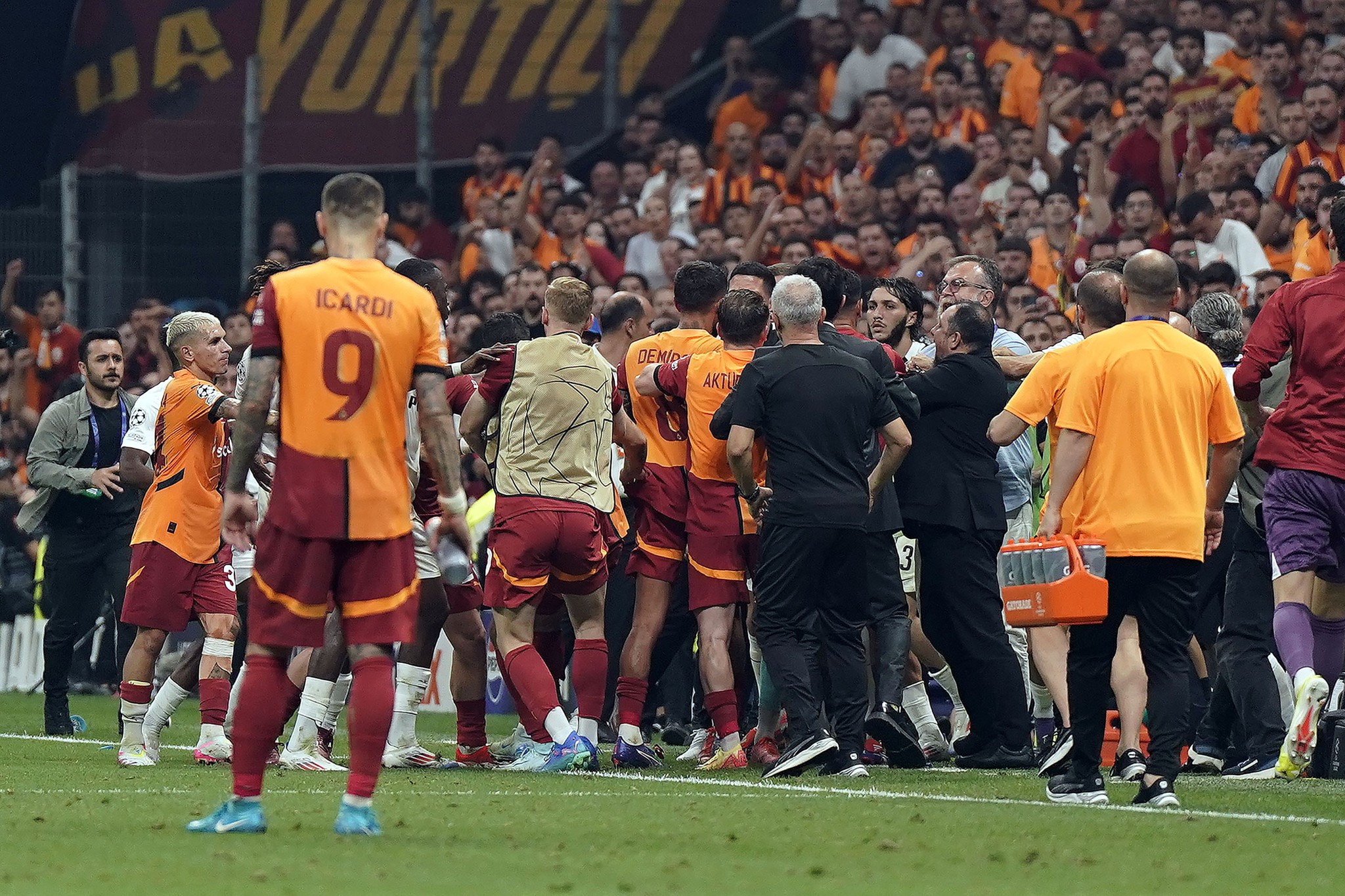 Galatasaray Young Boys maçı sonrası Okan Buruk’a sert eleştiri! Onun dönemi sona erdi