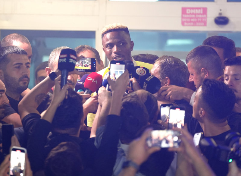 GALATASARAY HABERLERİ | Victor Osimhen transferi Avrupa’da manşetleri süsledi!