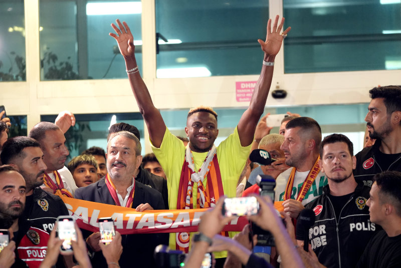 GALATASARAY HABERLERİ | Victor Osimhen transferi Avrupa’da manşetleri süsledi!