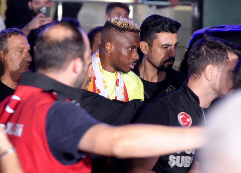 GALATASARAY HABERLERİ | Victor Osimhen transferi Avrupa’da manşetleri süsledi!