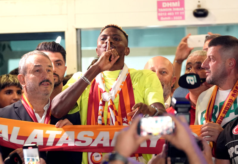 GALATASARAY HABERLERİ | Victor Osimhen transferi Avrupa’da manşetleri süsledi!