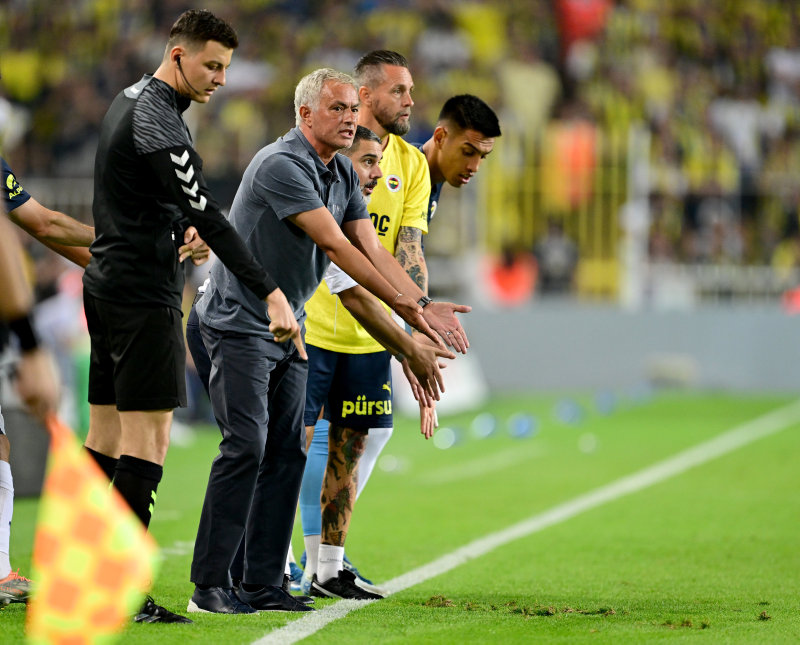 Cengiz Ünder’in transferi için Fenerbahçe’ye flaş teklif! O oyuncuya karşılık...