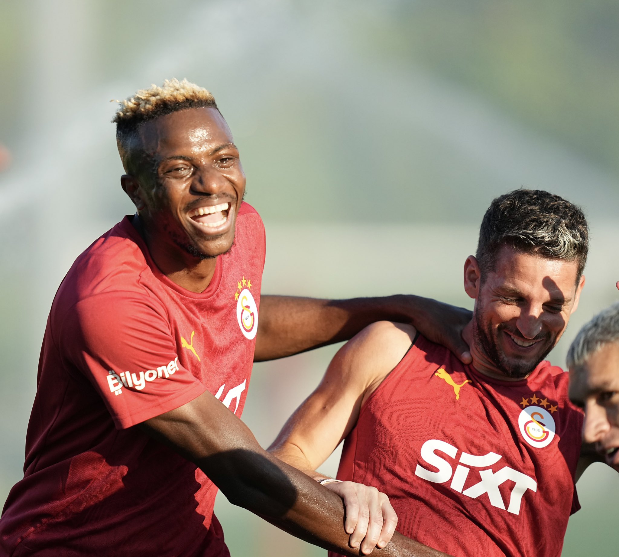 Victor Osimhen Galatasaray’la ilk idmanına çıktı! İşte o anlar