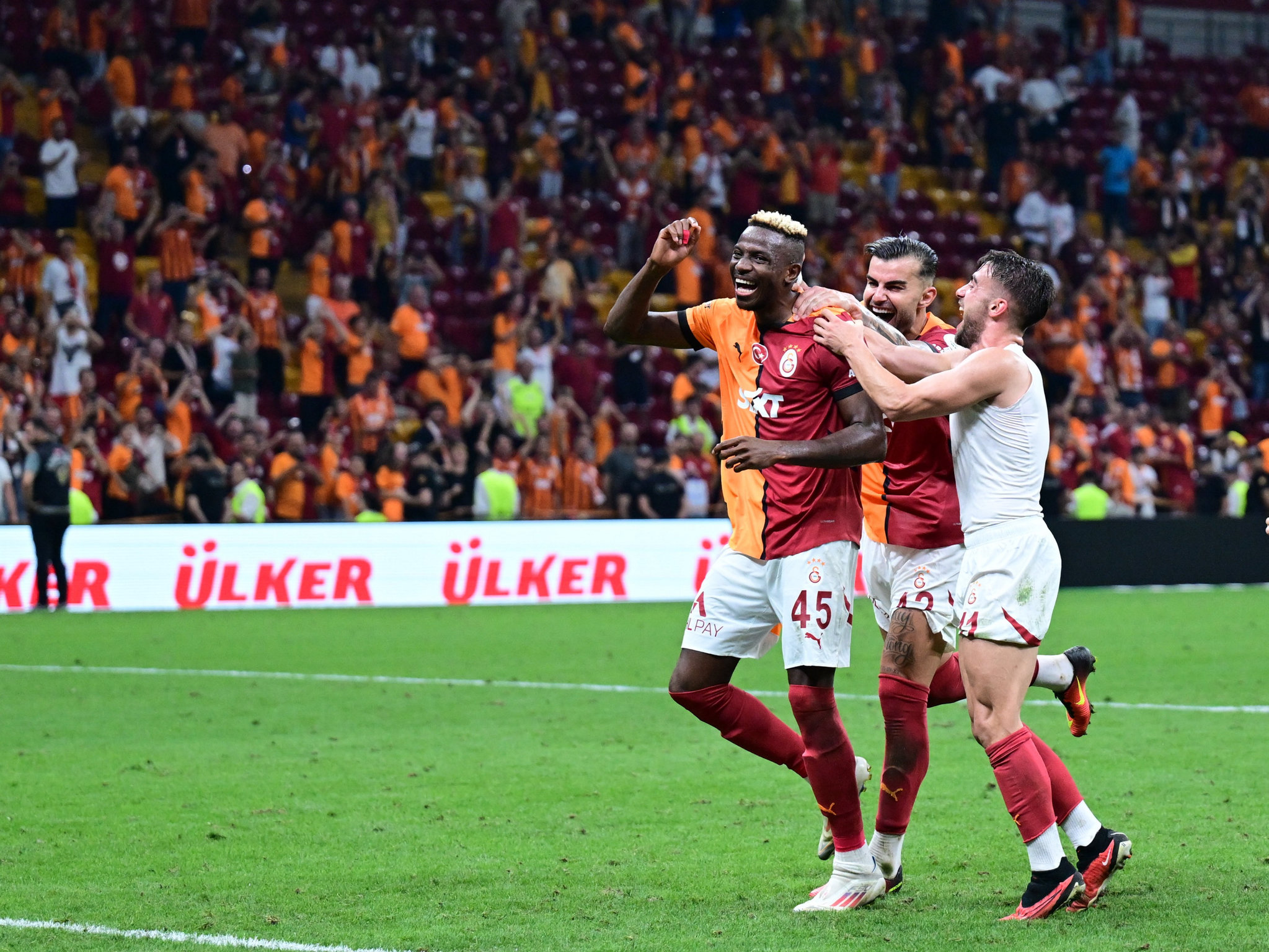 GALATASARAY HABERLERİ | Victor Osimhen transferinde şaşırtan olay! Taraftarlar şok olacak