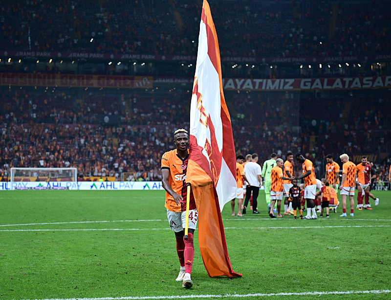 İngiliz devi ocak ayında Victor Osimhen için geliyor! İşte Galatasaray’a teklif edilecek rakam