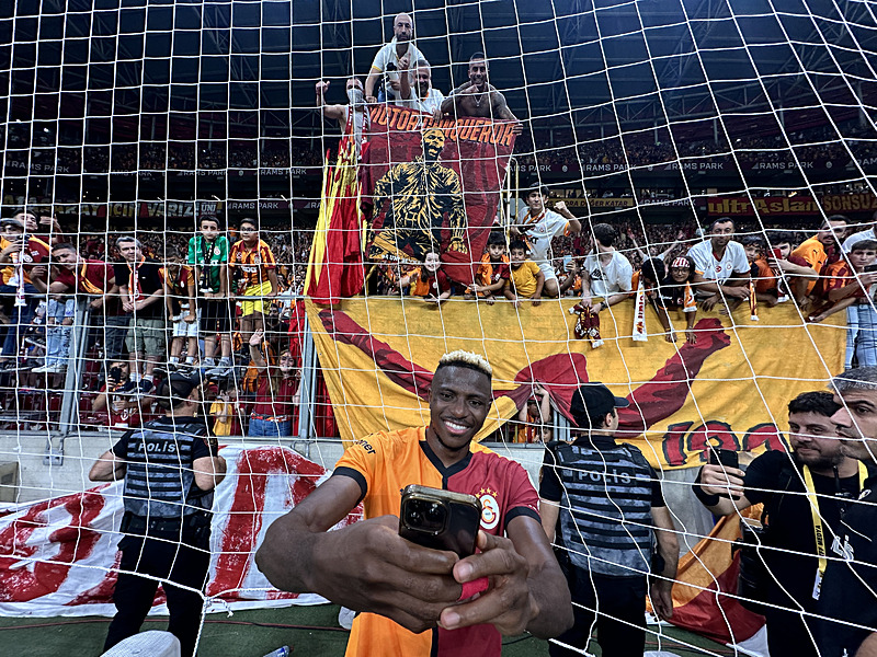 İngiliz devi ocak ayında Victor Osimhen için geliyor! İşte Galatasaray’a teklif edilecek rakam