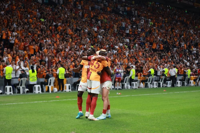 GALATASARAY HABERLERİ | Okan Buruk’tan futbolcularına derbi uyarısı!