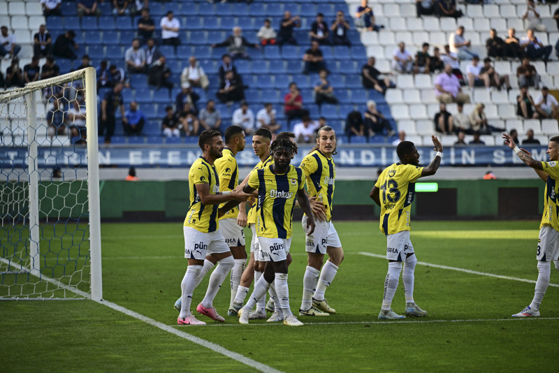 O futbolcuya övgüler yağdırdılar: Fenerbahçe’nin vazgeçilmez parçası!