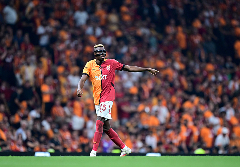 Victor Osimhen’in Galatasaray aşkı! Zlatan Ibrahimovic bile ikna edemedi