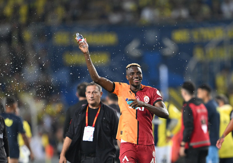 GALATASARAY HABERİ | Victor Osimhen’e bir dev talip daha! Flaş transfer iddiası