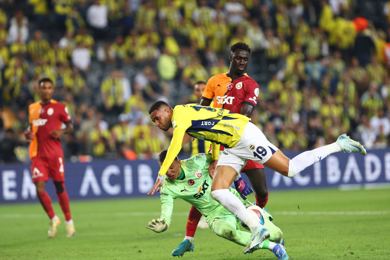 FENERBAHÇE HABERLERİ | İsmail, Szymanski ve Oosterwolde herkesi şaşkına uğrattı! İzlemeye gelmişlerdi ama...