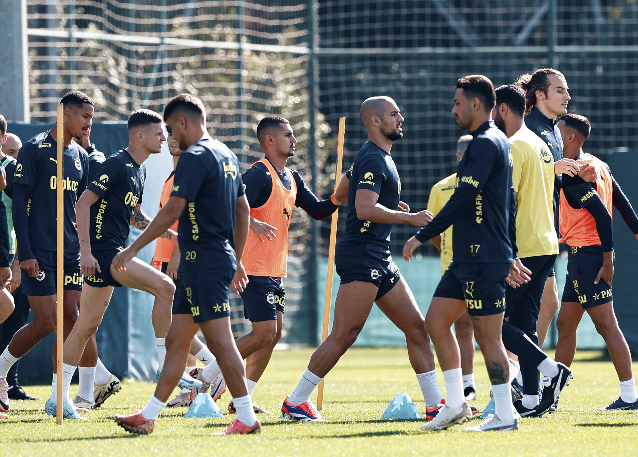 Fenerbahçe’yi sevindiren haber geldi! 2 yıldız...