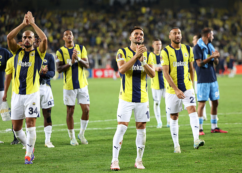 Dış basından Fenerbahçe yorumu: Boyun eğmek zorunda kaldı!