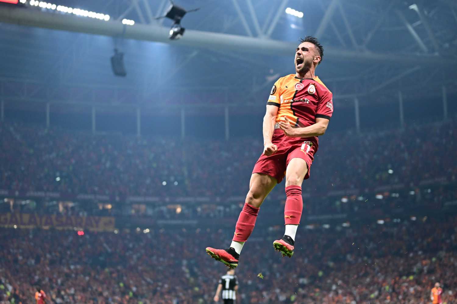 GALATASARAY TRANSFER HABERİ | Okan Buruk o futbolcunun biletini kesti! Takımdan ayrılıyor