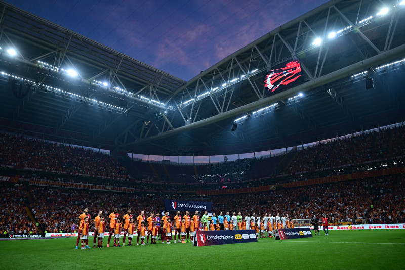 GALATASARAY HABERLERİ: Victor Osimhen dış basında gündem oldu! İşte atılan manşetler...