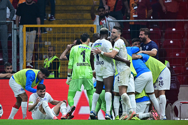 Fenerbahçeli Alexander Djiku’dan flaş hamle! Galatasaray - Kasımpaşa maçı sonrası...