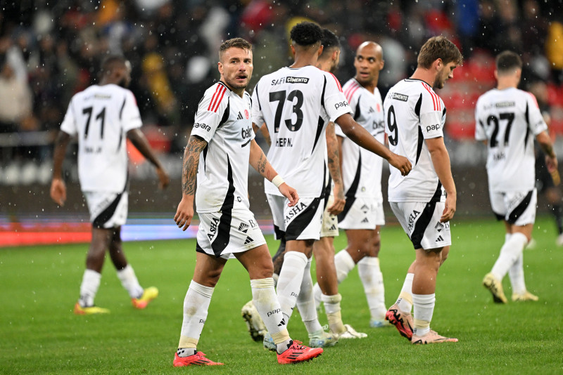 Giovanni van Bronckhorst’tan sürpriz karar! İşte Beşiktaş’ın Eintracht Frankfurt maçı 11’i