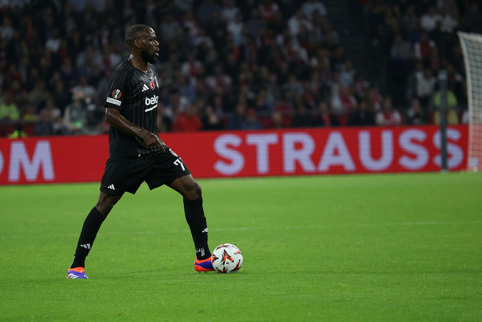 Giovanni van Bronckhorst’tan sürpriz karar! İşte Beşiktaş’ın Eintracht Frankfurt maçı 11’i