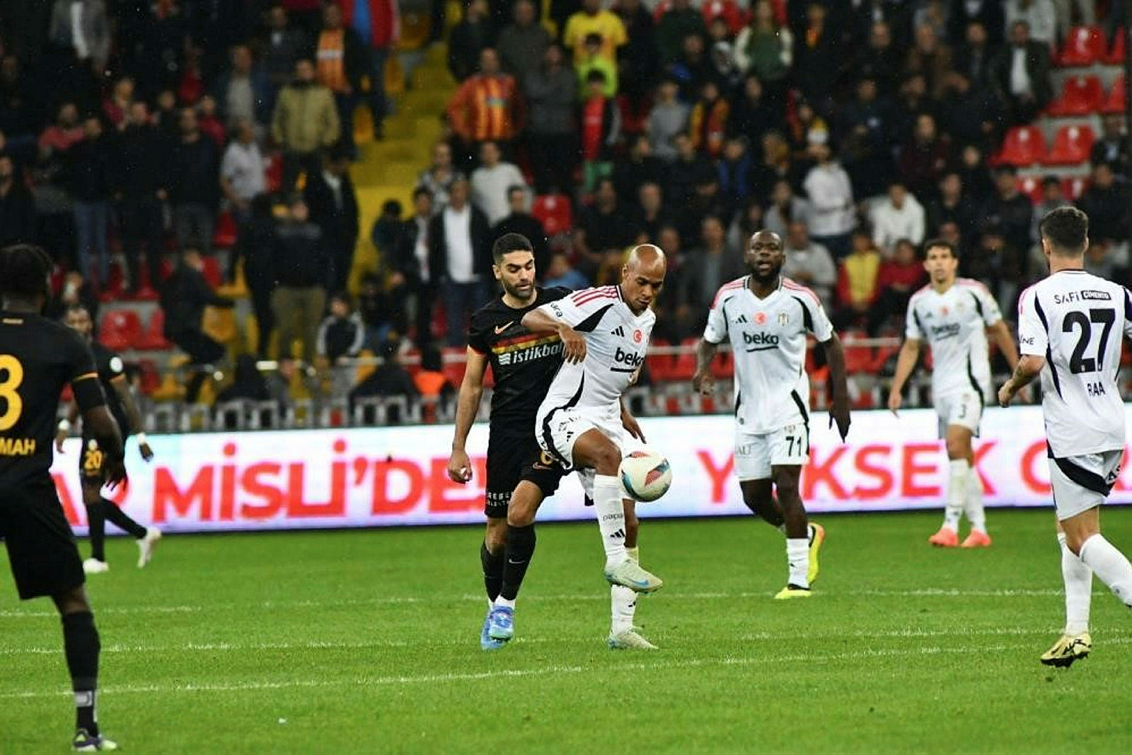 Süper Lig’de şampiyonluk oranları yenilendi! İşte Beşiktaş, Fenerbahçe, Galatasaray ve Trabzonspor’un şansı