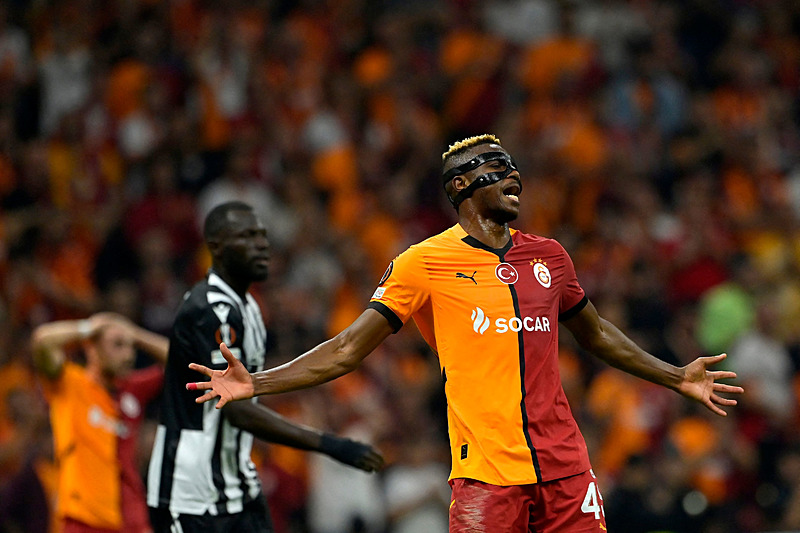 Galatasaray’a Victor Osimhen şoku! Dönüş tarihi uzadı