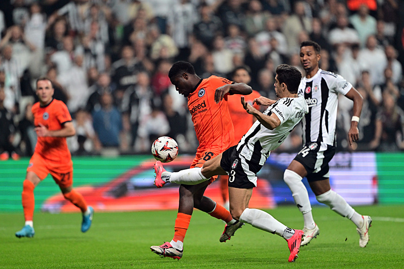 Spor yazarları Beşiktaş - Eintracht Frankfurt maçını yorumladı!