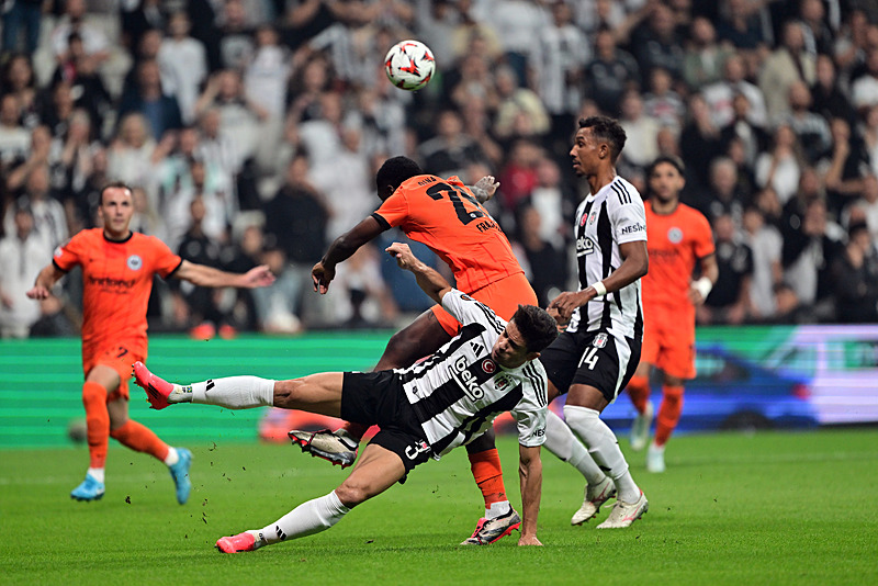 Spor yazarları Beşiktaş - Eintracht Frankfurt maçını yorumladı!