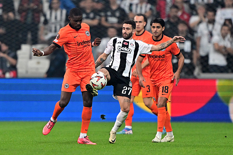 Spor yazarları Beşiktaş - Eintracht Frankfurt maçını yorumladı!