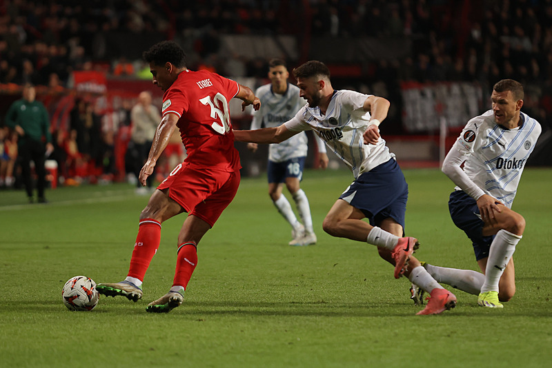 Spor yazarları Twente - Fenerbahçe maçını yorumladı!