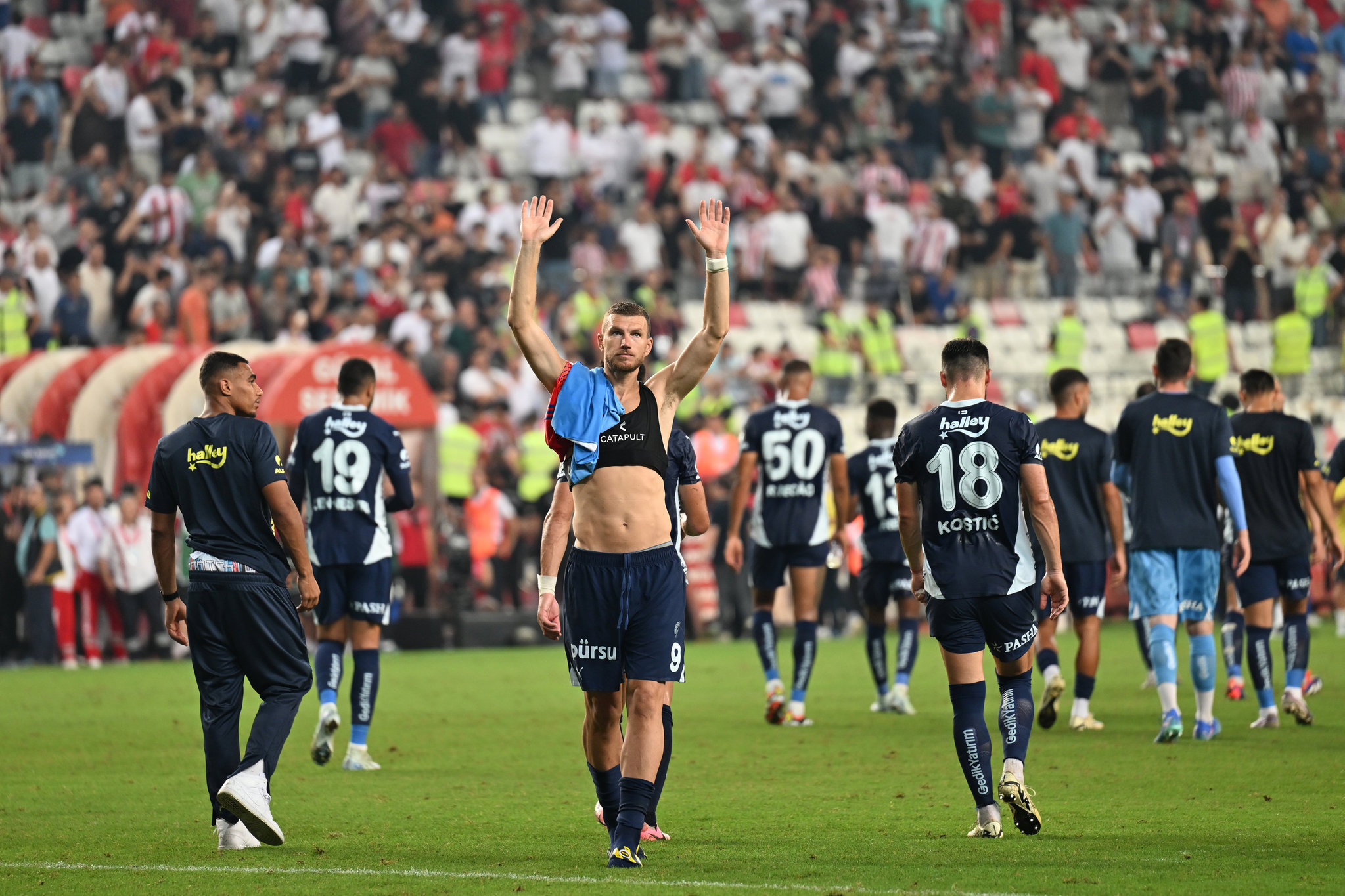 TRANSFER HABERİ | Fenerbahçe’ye sürpriz öneri! Son karar Jose Mourinho’da