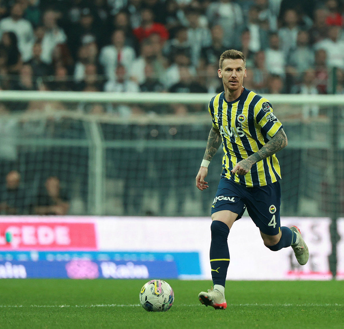 TRANSFER HABERLERİ | Fenerbahçe’de 3 isim ara transferde yolcu!