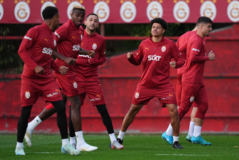 Galatasaray’da Başkan Dursun Özbek’ten oyunculara dev müjde! Kesenin ağzını açtı.