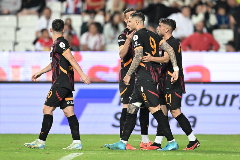 Spor yazarları Antalyaspor - Galatasaray maçını değerlendirdi! Yine lider olduğunu kanıtladı