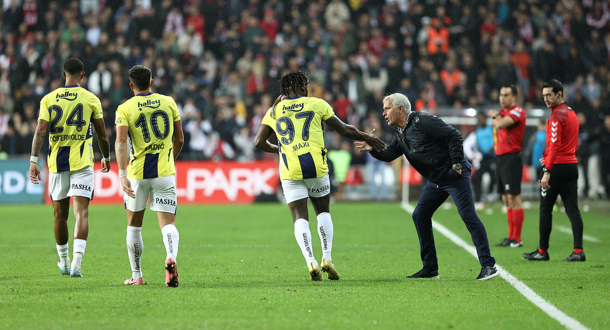 FENERBAHÇE HABERİ - Jose Mourinho’nun hataları saymakla bitmedi! Samsunspor maçında...