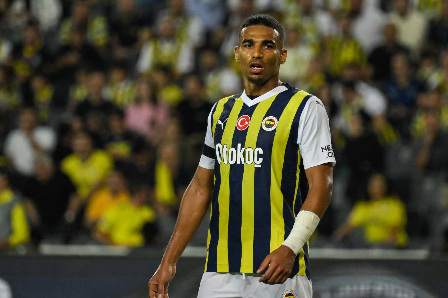 Fenerbahçe’ye İspanyol devinden sol bek! Jayden Oosterwolde’nin alternatifi belli oldu