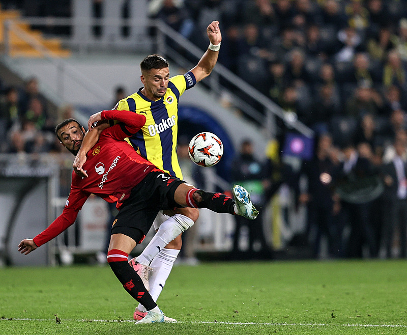 Spor yazarları Fenerbahçe - Manchester United maçını değerlendirdi!