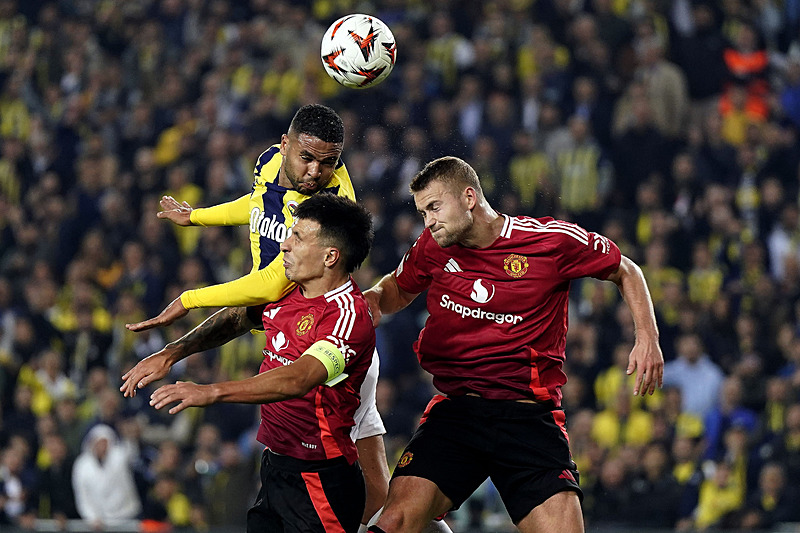 Spor yazarları Fenerbahçe - Manchester United maçını değerlendirdi!