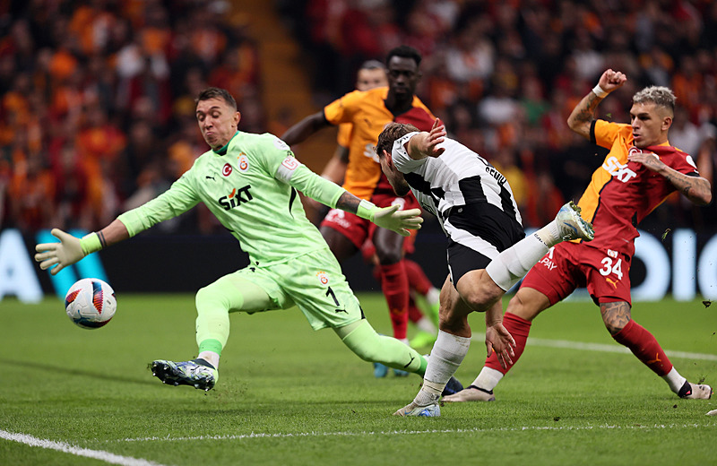 Spor yazarları Galatasaray - Beşiktaş maçını yorumladı!