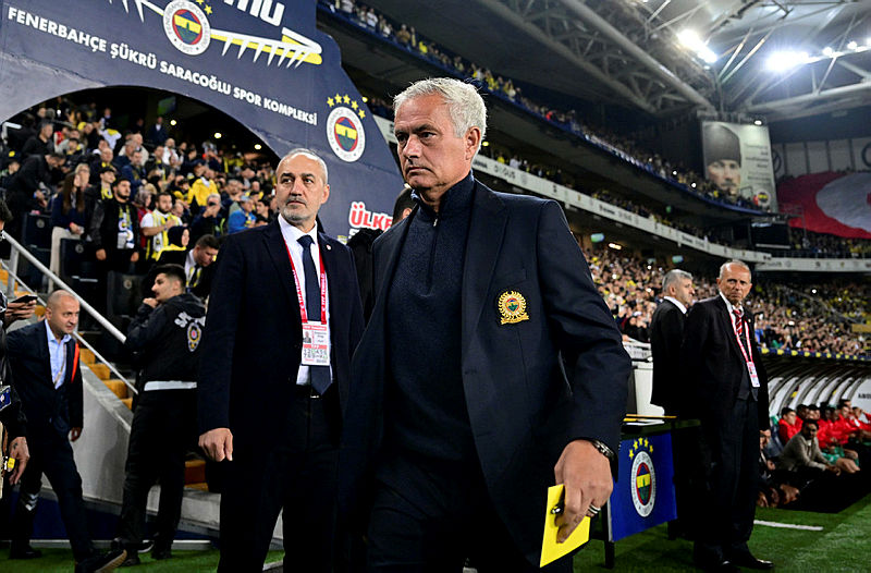 Jose Mourinho’dan İngiliz basınına flaş açıklama: Beni F.Bahçe’den alamazlar!