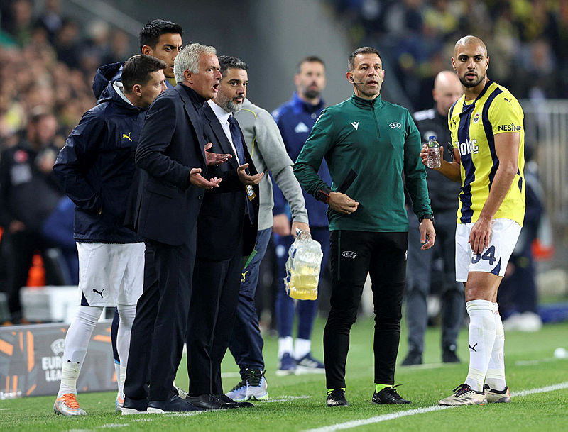 Fenerbahçe’den Amrabat için flaş karar!