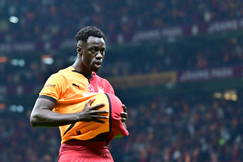 TRANSFER HABERİ: Galatasaray’da Davinson Sanchez endişesi! Dünya devi harekete geçti