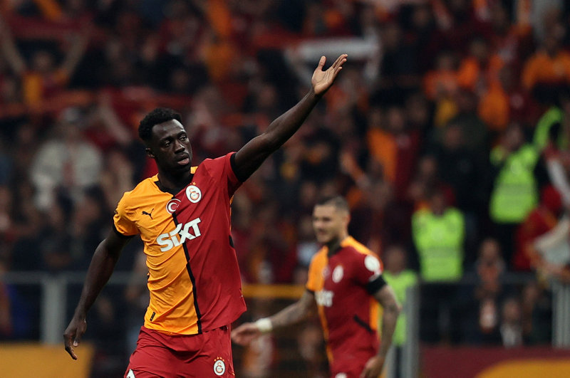 TRANSFER HABERİ: Galatasaray’da Davinson Sanchez endişesi! Dünya devi harekete geçti