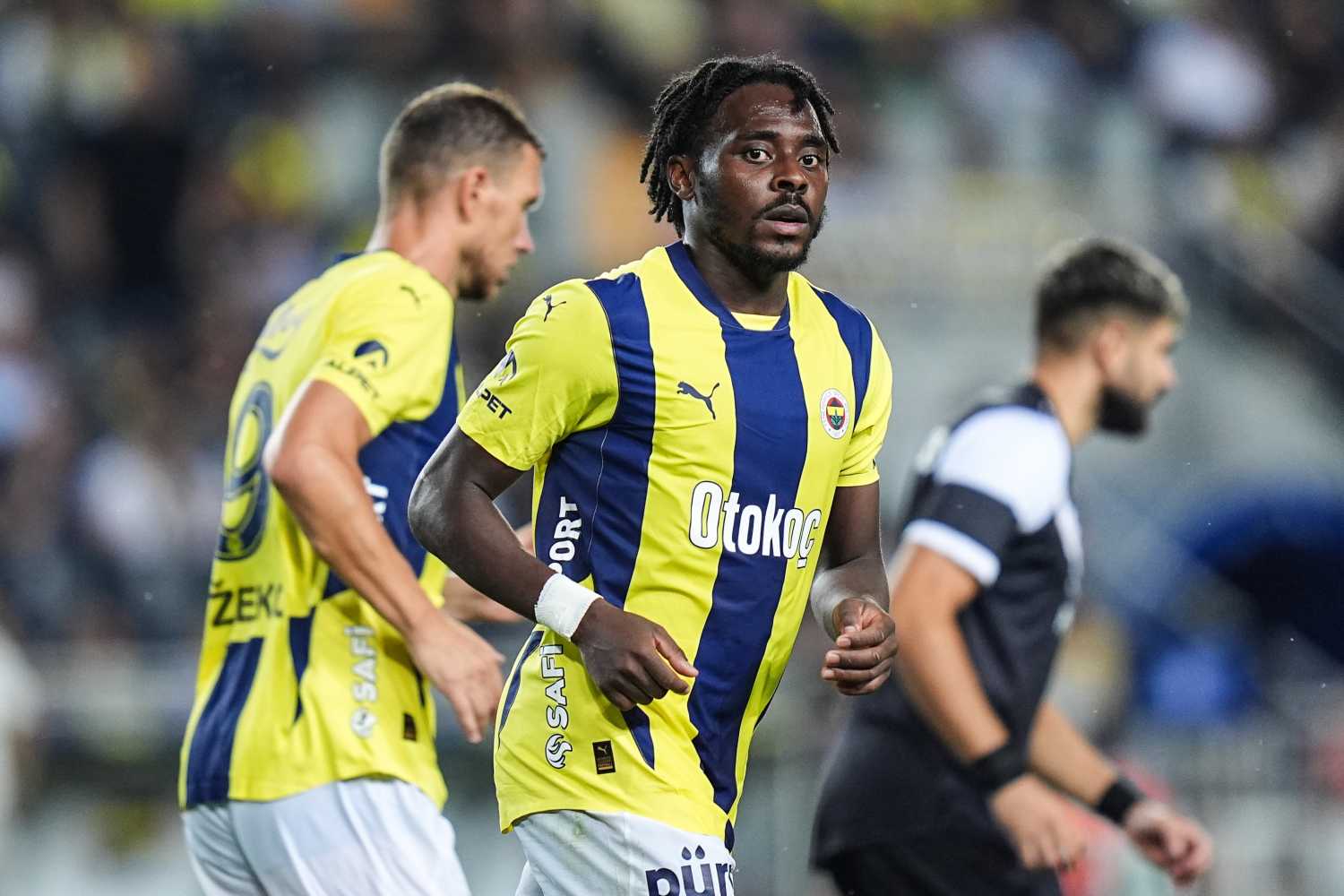 Osayi Samuel Fenerbahçe’de kalacak mı? İşi ile aşkı arasında kaldı