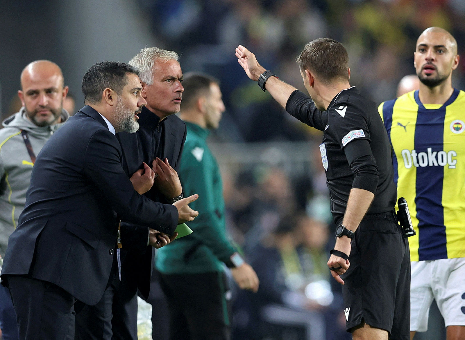 Jose Mourinho’dan stoper kararı! İşte Fenerbahçe’nin AZ Alkmaar maçı 11’i